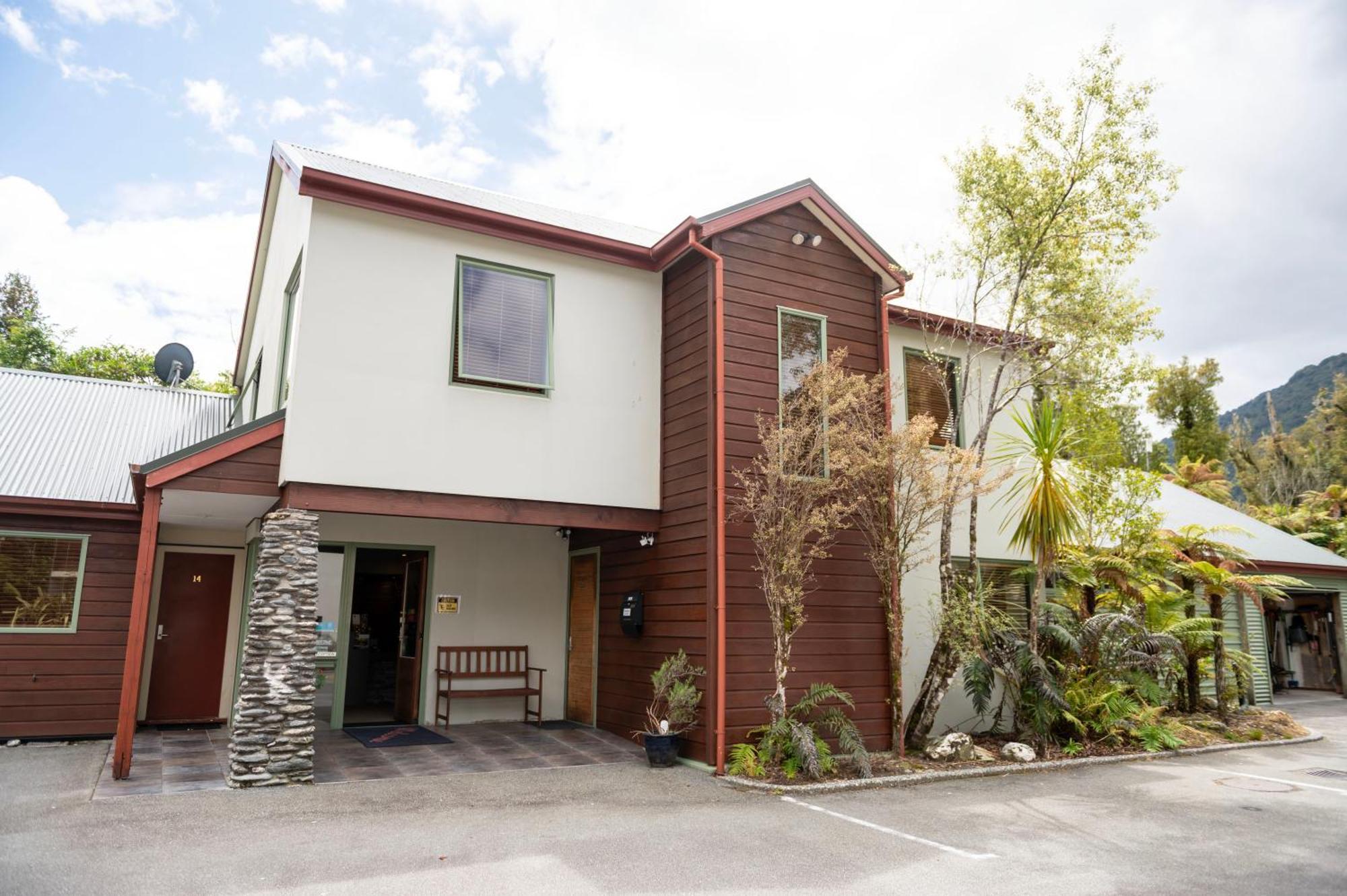 Punga Grove Motel Franz Josef Bagian luar foto