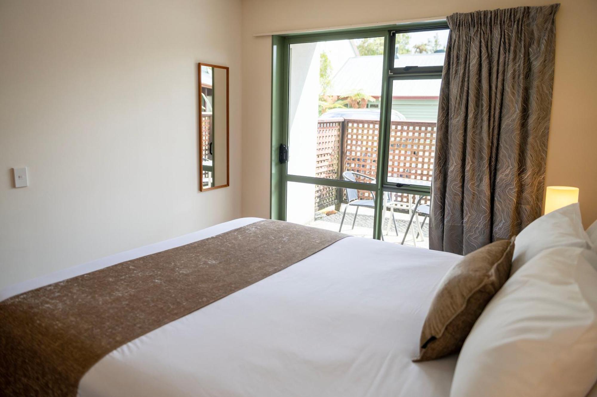 Punga Grove Motel Franz Josef Ruang foto